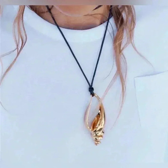 🔥🔥Zara shell rope necklace - Picture 3 of 3